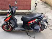 Red Aprilia SR 160