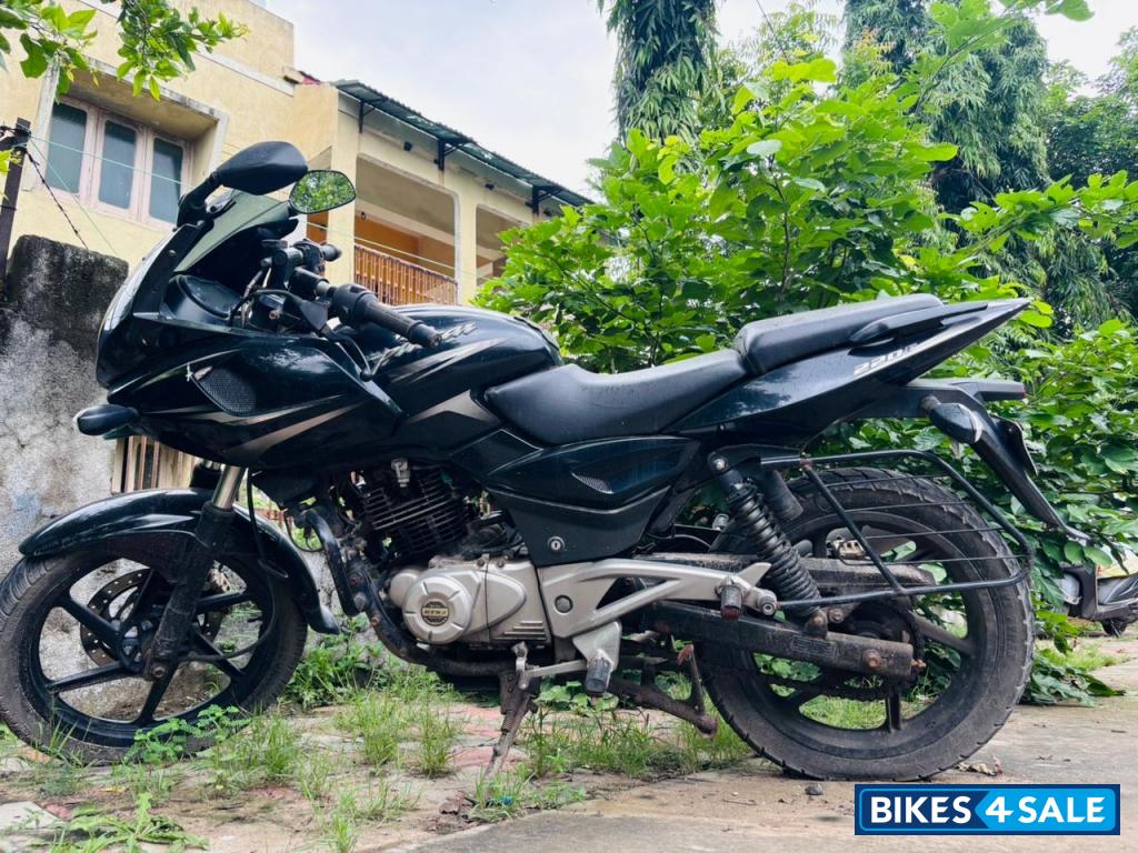Bajaj Pulsar 220 DTSi