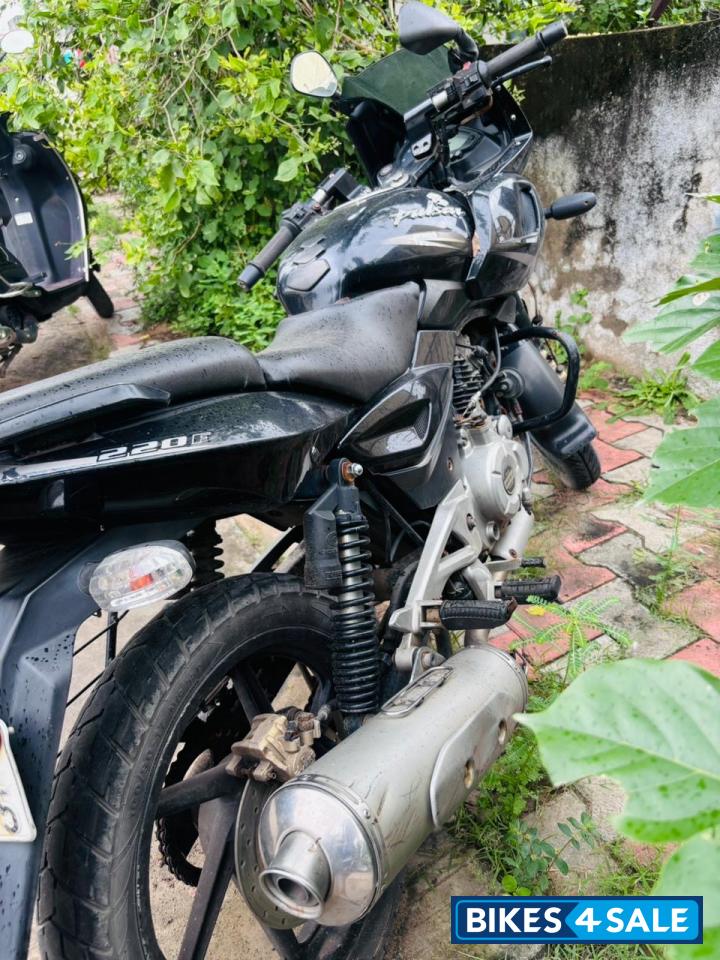 Bajaj Pulsar 220 DTSi Bajaj Pulsar 220 DTSi