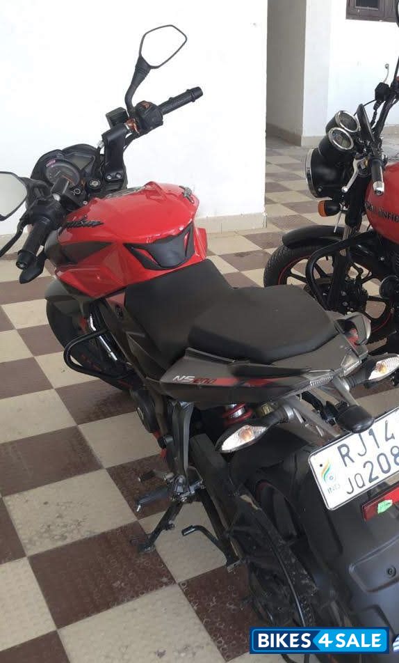 Red Bajaj Pulsar NS200 Red Bajaj Pulsar NS200