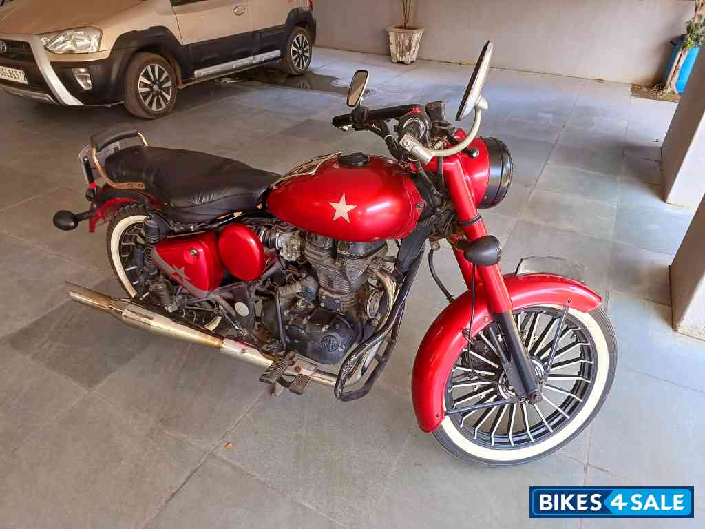 Modified Red Royal Enfield Classic 500
