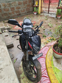 Black Bajaj Pulsar NS 160 BS6