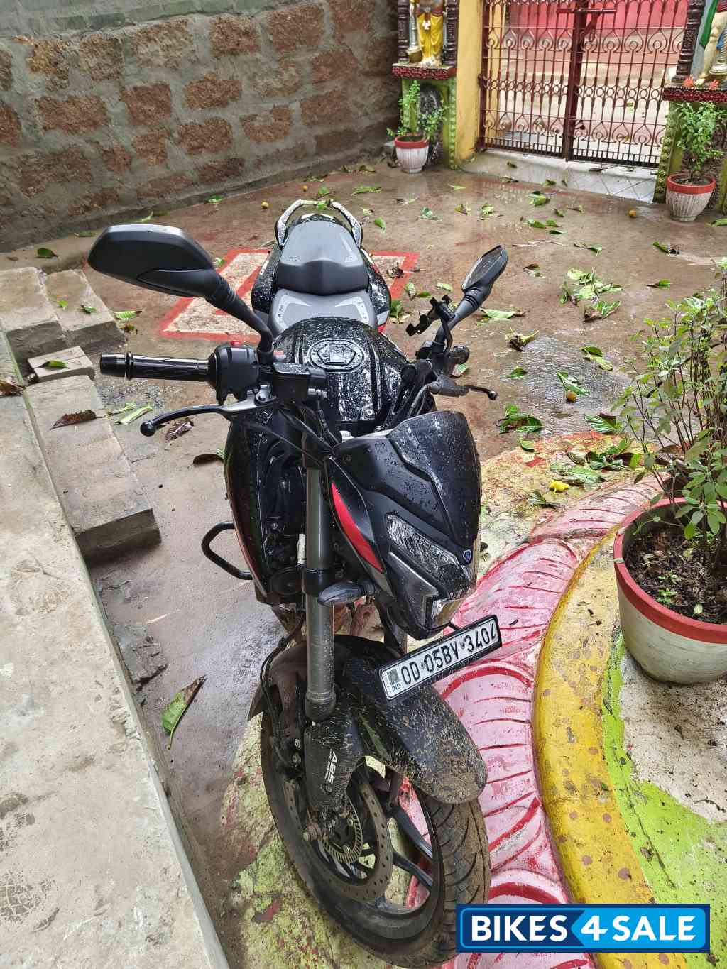 Black Bajaj Pulsar NS 160 BS6