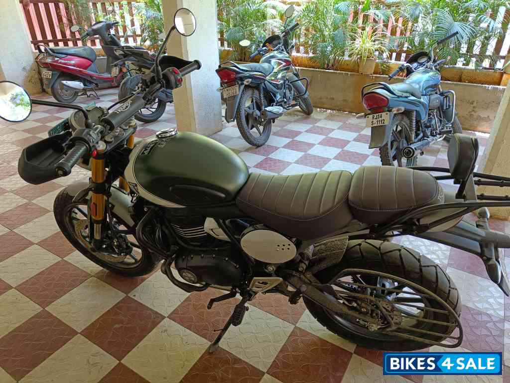 Matt Khaki Green Triumph Scrambler 400 X