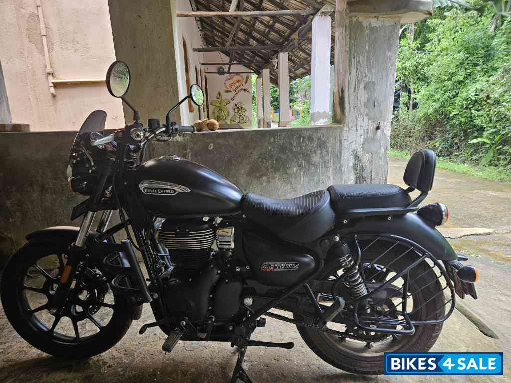 Royal Enfield Meteor 350 Stellar