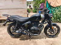 Black Silver Royal Enfield Hunter 350 Metro
