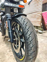 Black Silver Royal Enfield Hunter 350 Metro