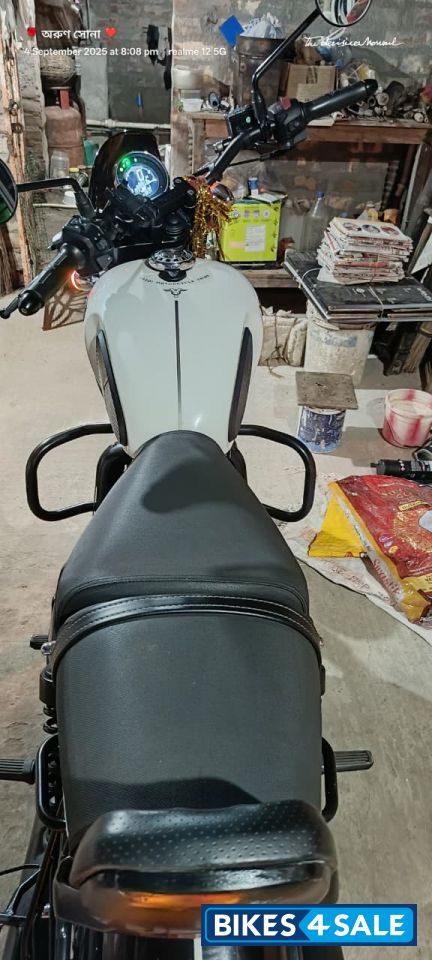 Glacial White Yezdi Roadster Glacial White