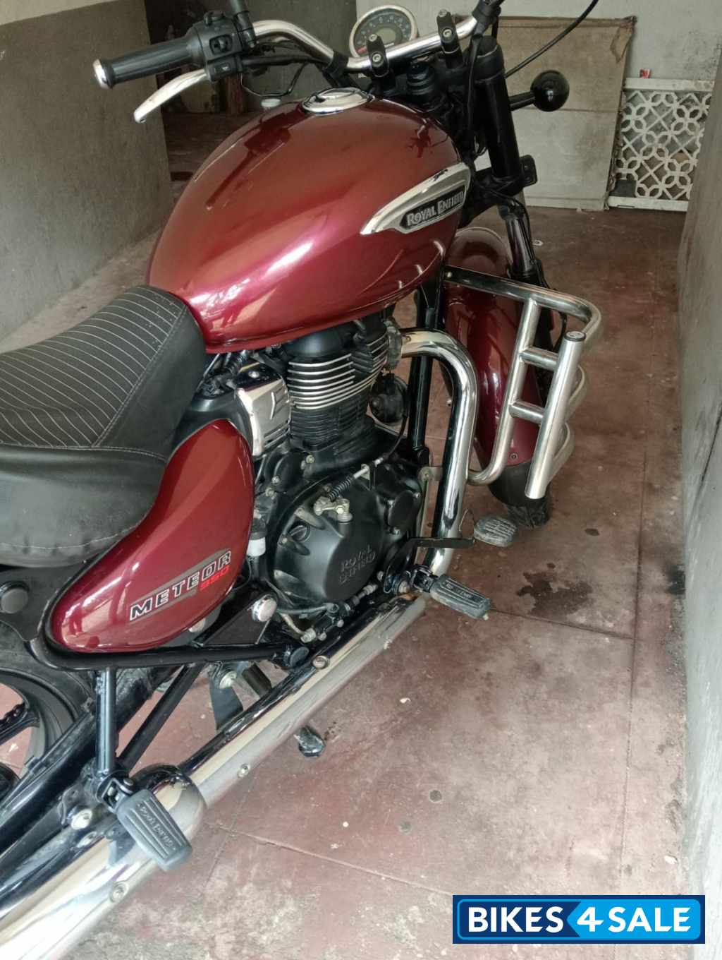 Steller Red Royal Enfield Meteor 350 Stellar
