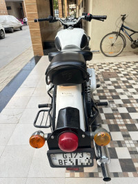 White Royal Enfield Classic 350