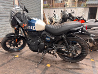 Reble Blue Royal Enfield Hunter 350 2025