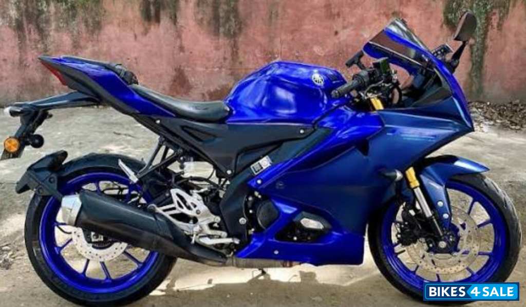Racing Blue Yamaha R15 V4