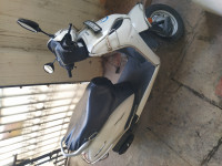 White Honda Activa 5G
