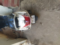White Honda Activa 5G
