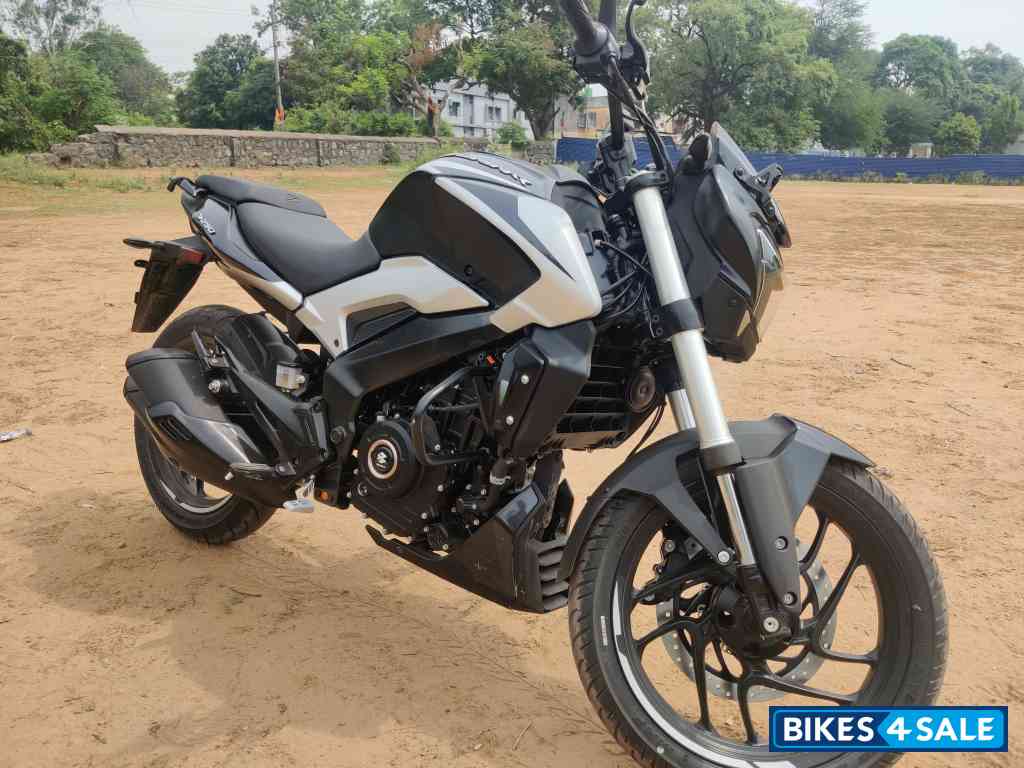 Silver Black Bajaj Dominar 250