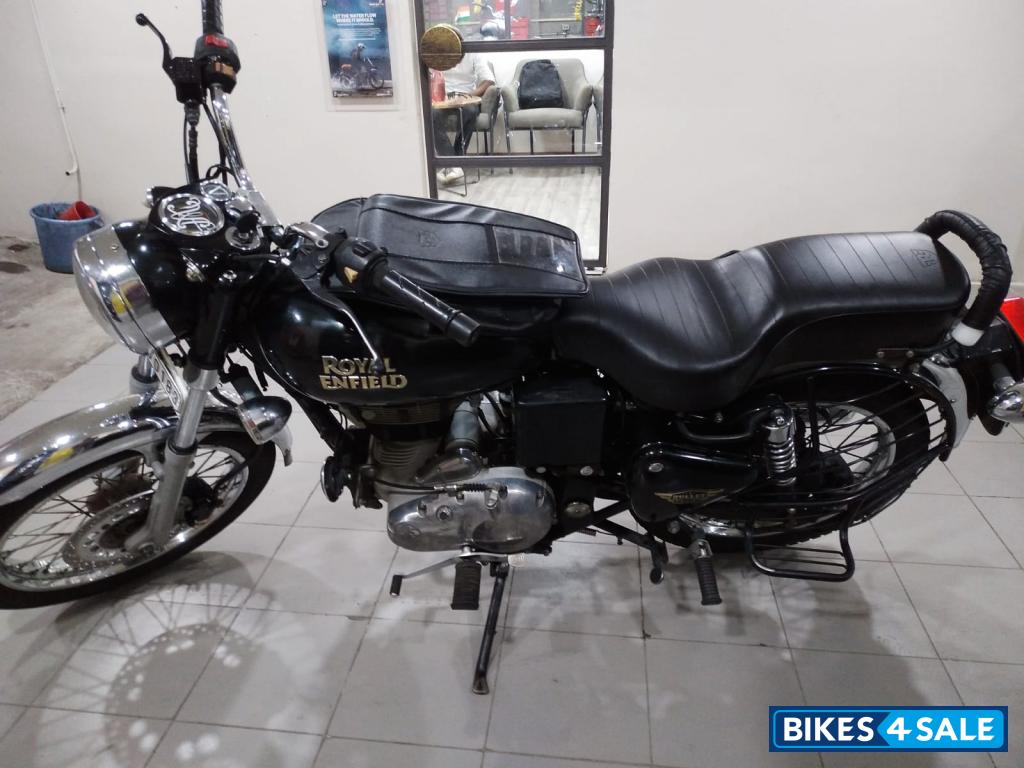 Black Royal Enfield Bullet Electra Twinspark