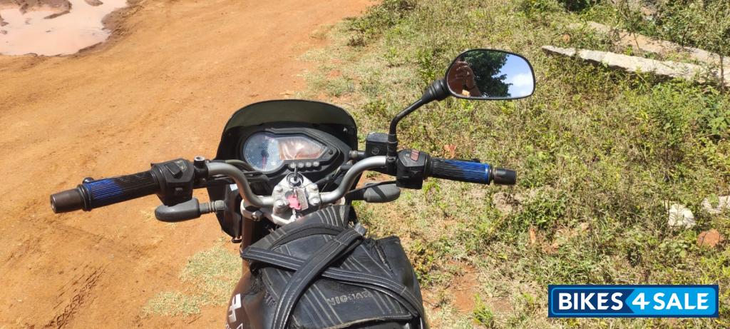 Black Bajaj Pulsar 180