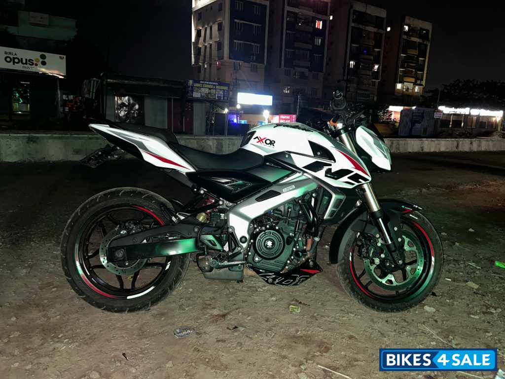 White Bajaj Pulsar NS400Z White Bajaj Pulsar NS400Z