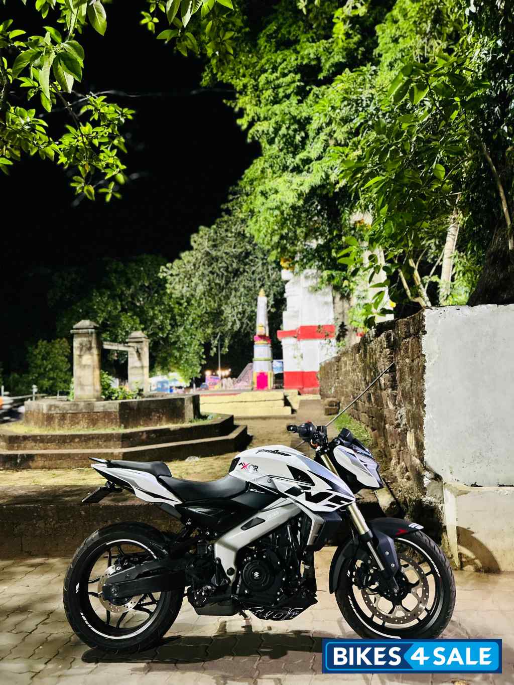 White Bajaj Pulsar NS400Z