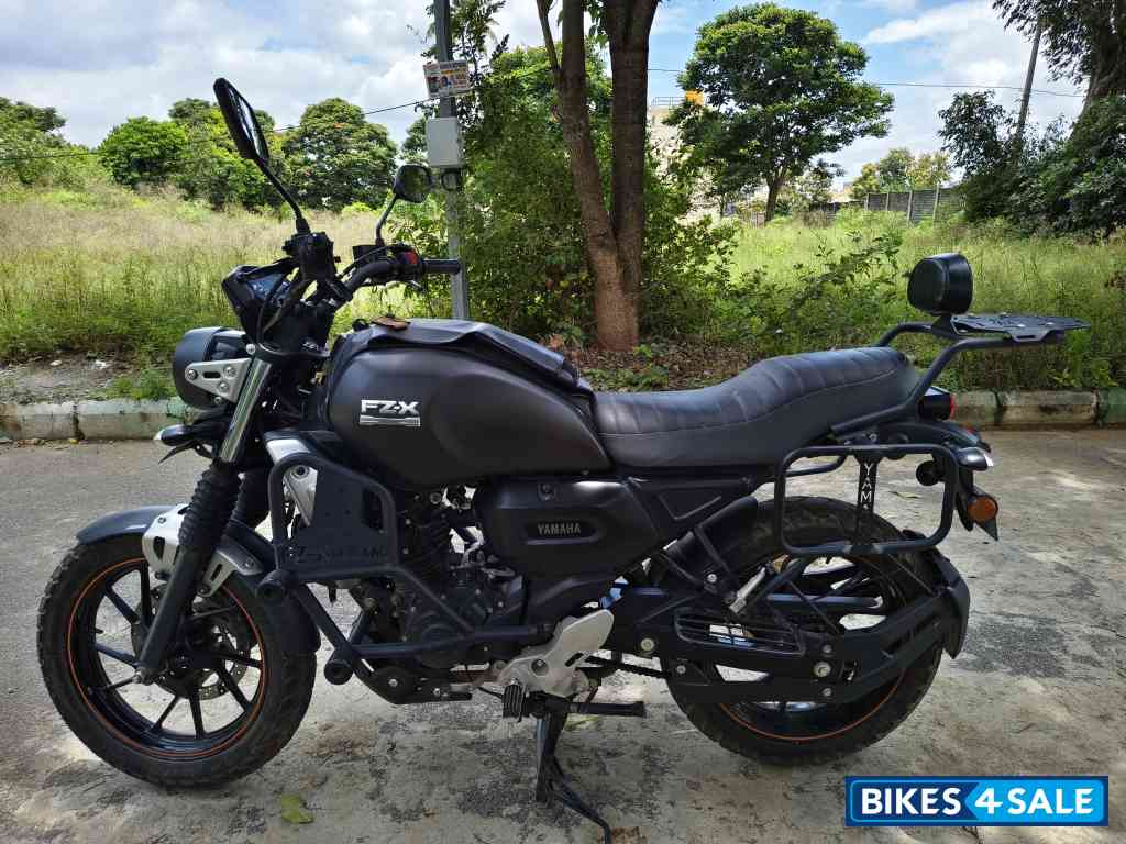 Black Yamaha FZ-X
