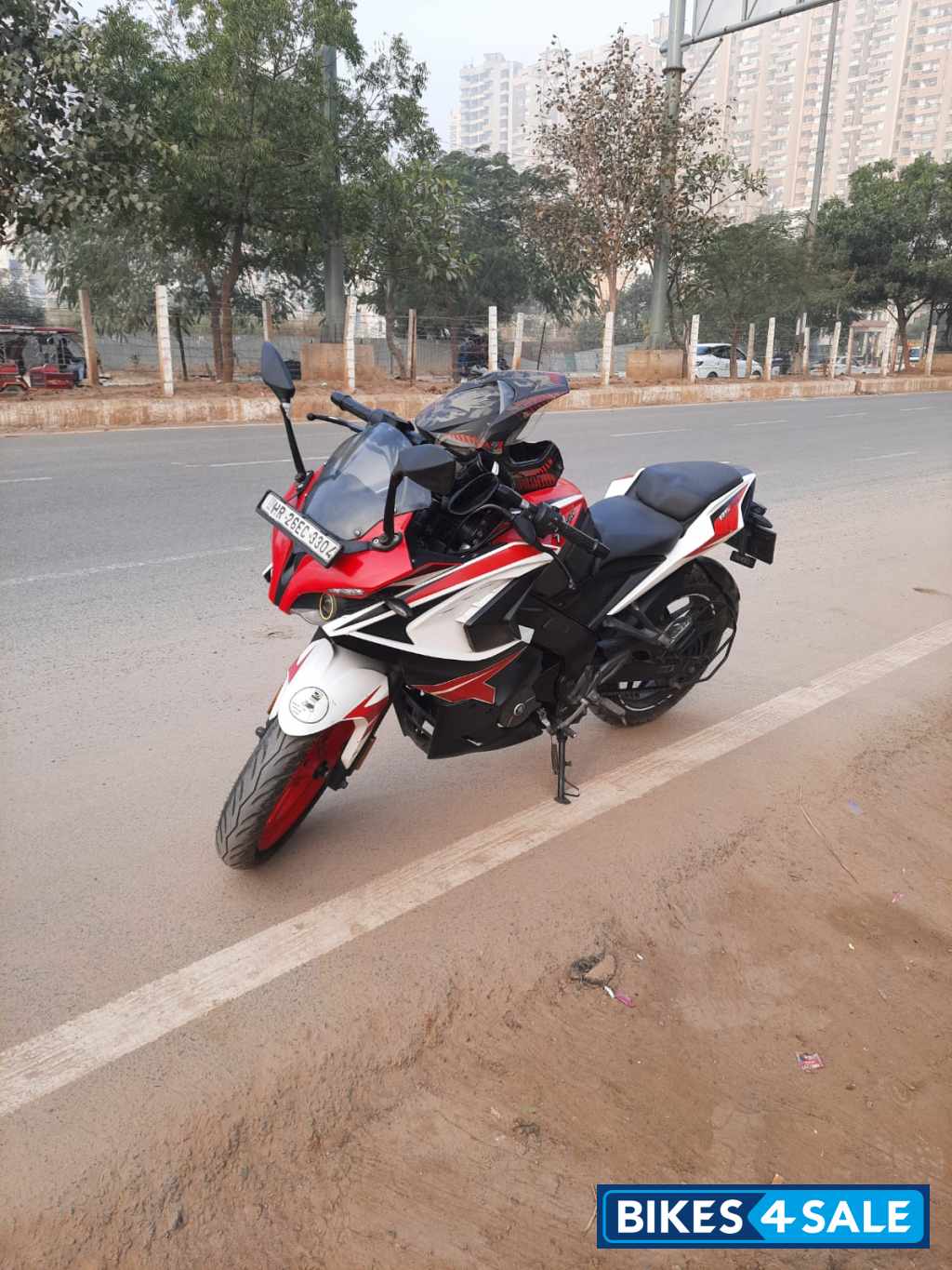 Bajaj Pulsar RS 200