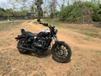 Yezdi Roadster Dual Tone 2024 Model