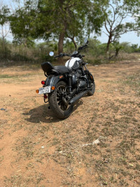 Yezdi Roadster Dual Tone