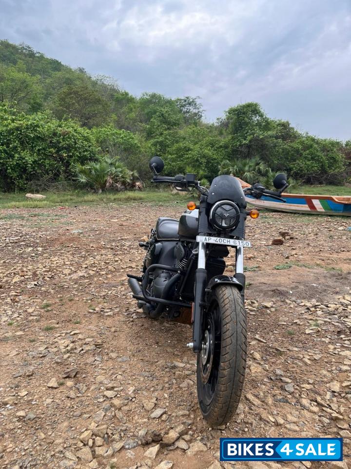 Yezdi Roadster Dual Tone