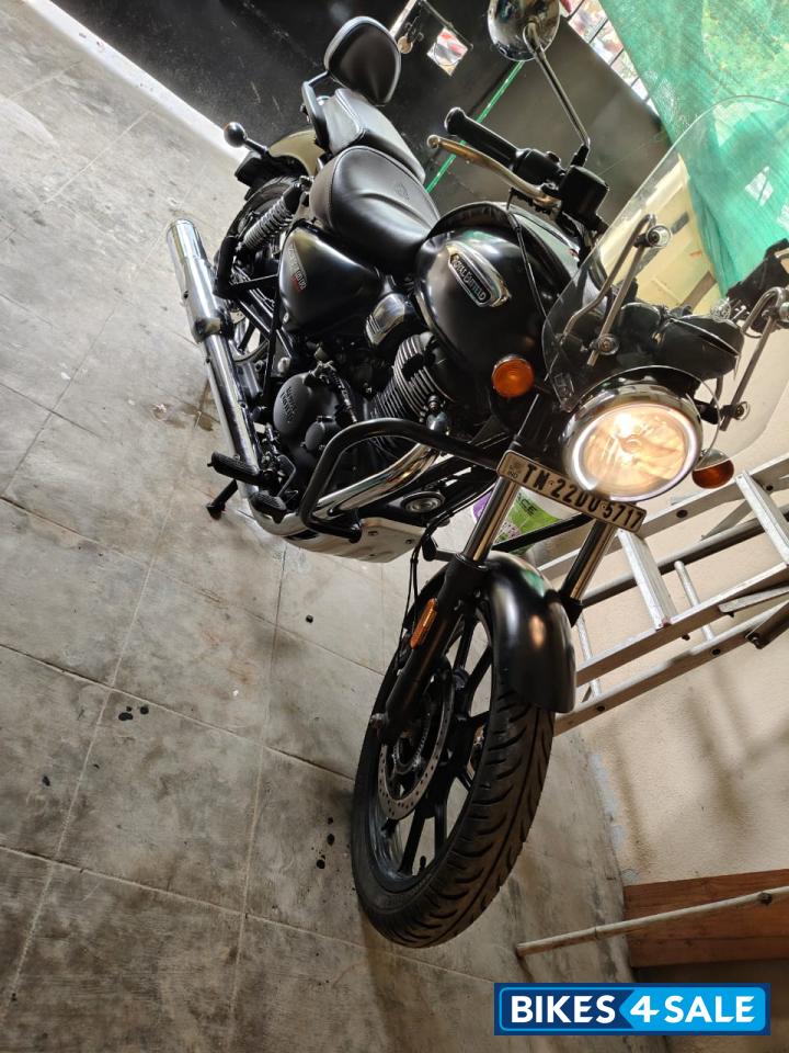 Stellar Black Royal Enfield Meteor 350 Stellar