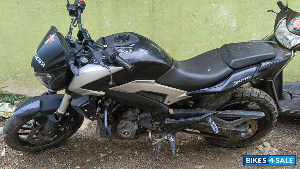 Bajaj Dominar 250 2022