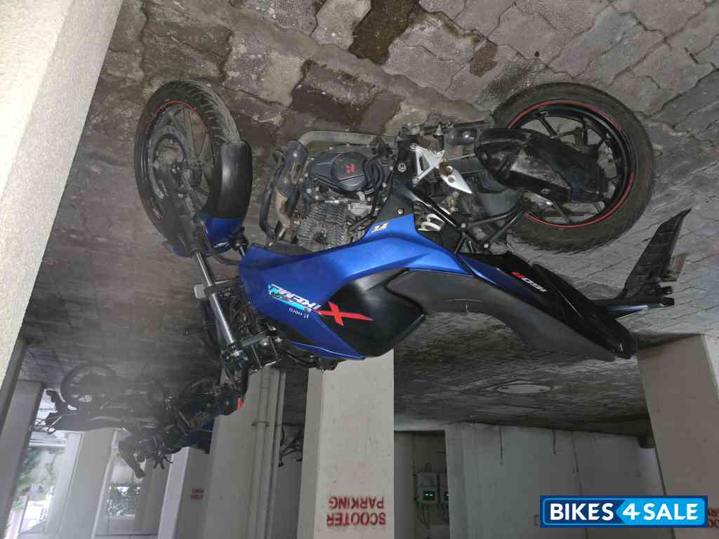 Vibrant Blue Metalic Hero Xtreme 160R