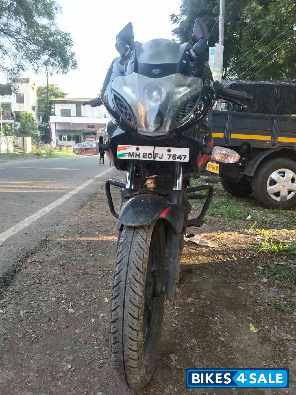 Bajaj Pulsar 220F BS6
