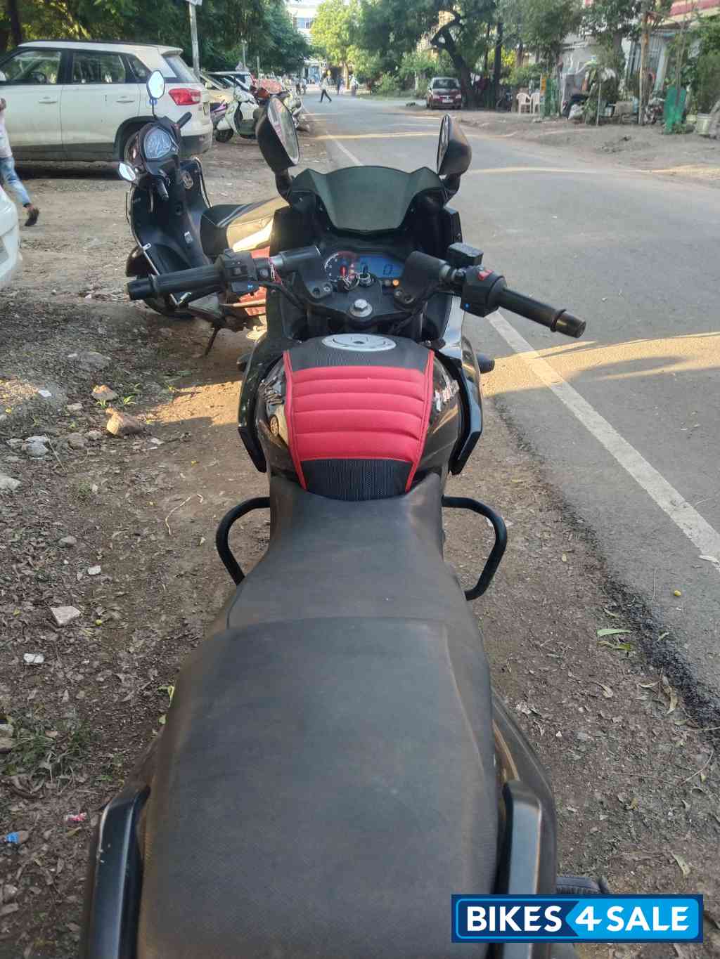 Bajaj Pulsar 220F BS6