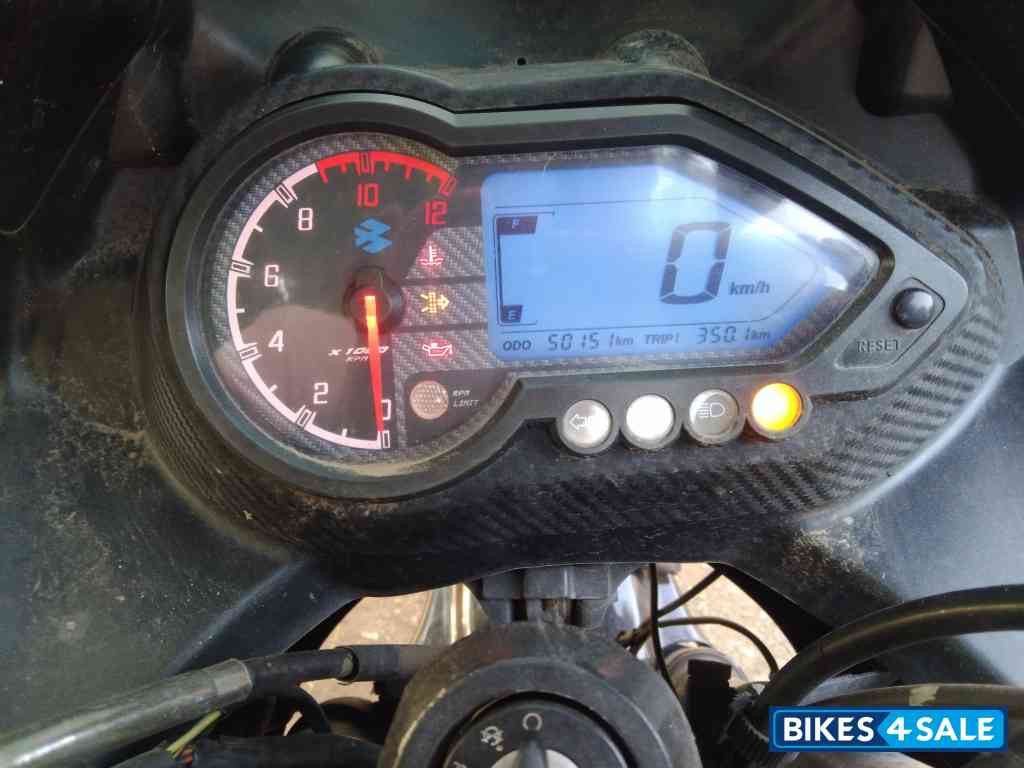 Bajaj Pulsar 220F BS6