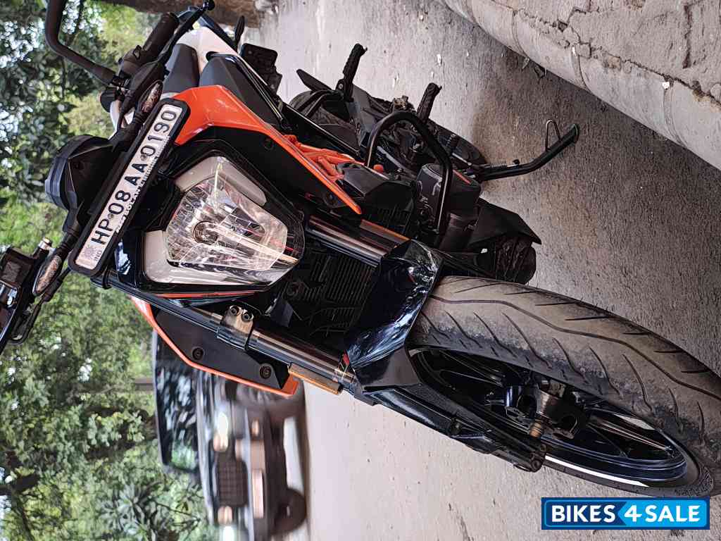 Orange Black KTM Duke 125 2024