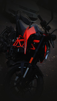 Orange Black KTM Duke 125 2024
