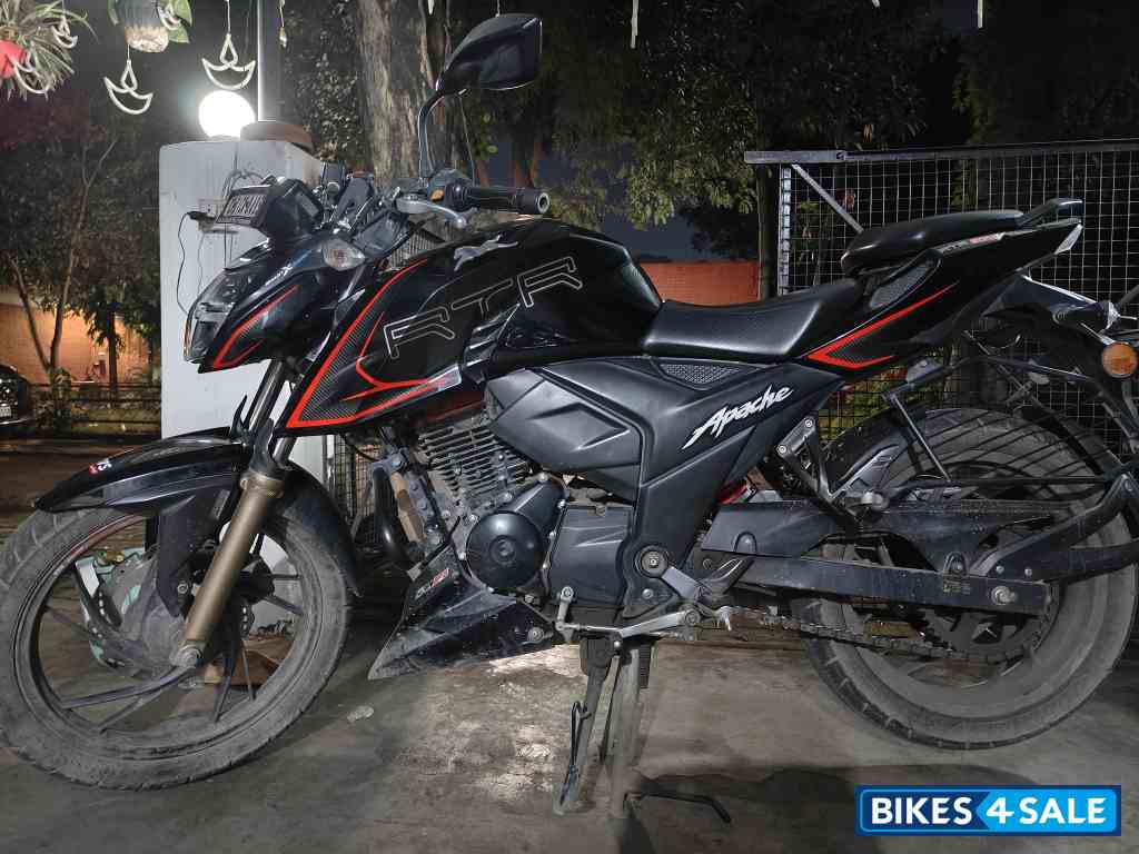 Black Red TVS Apache RTR 200 4V 2022