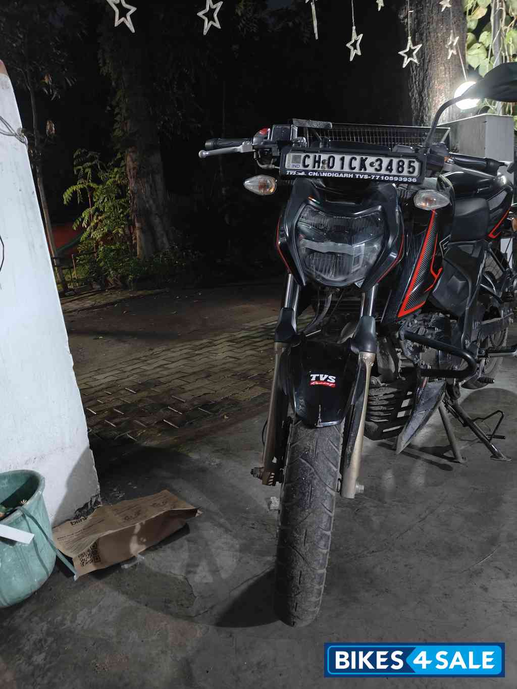 Black Red TVS Apache RTR 200 4V 2022