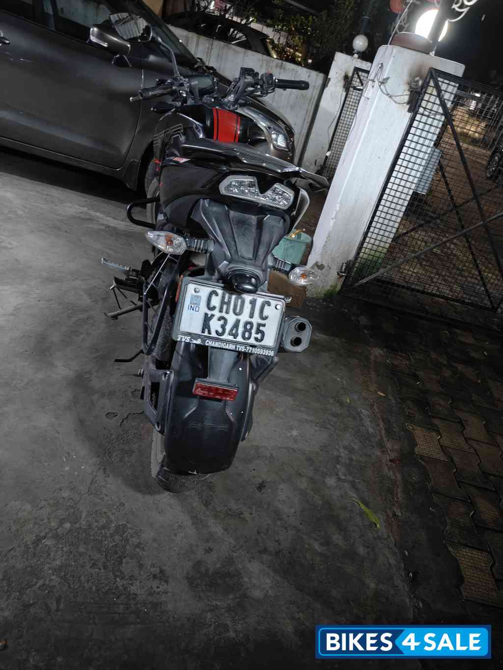 Black Red TVS Apache RTR 200 4V 2022