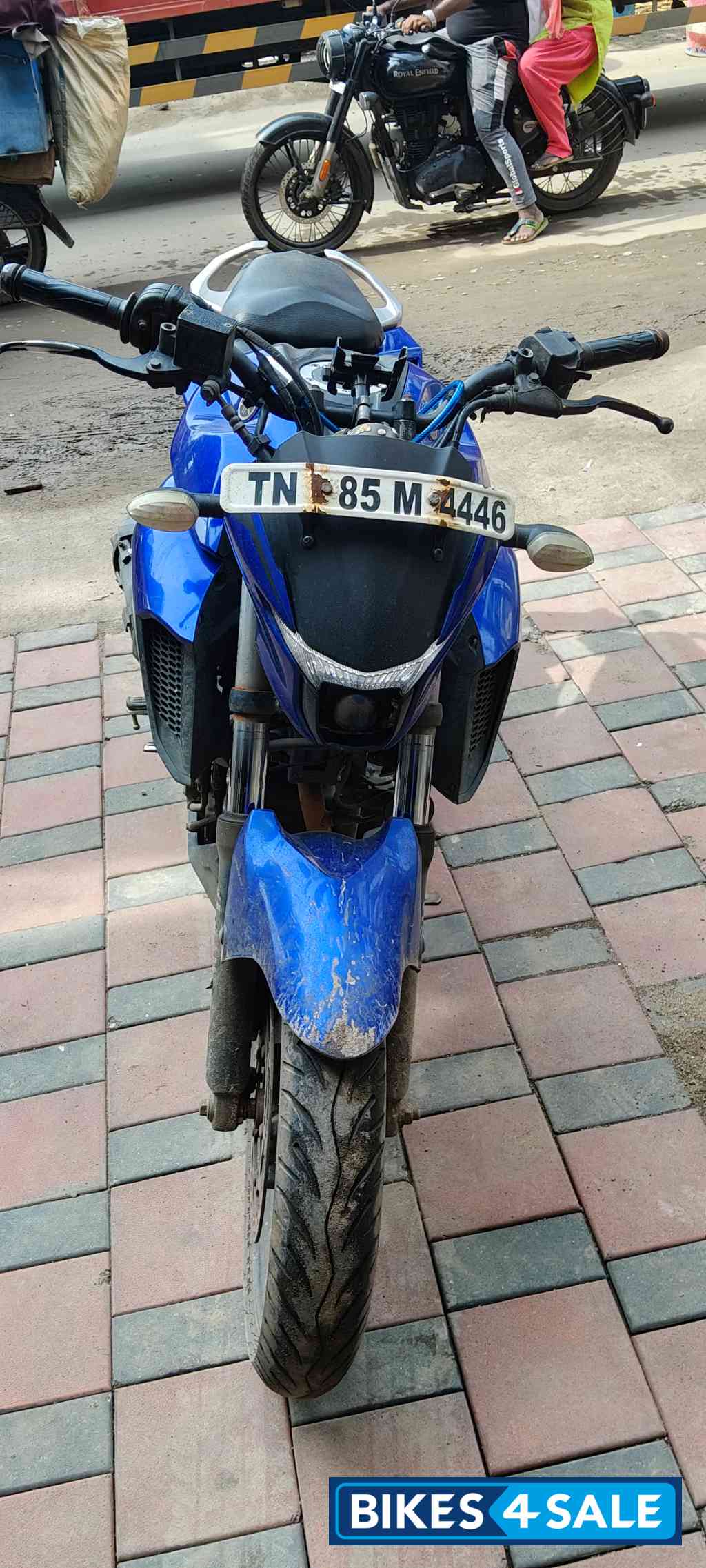 Blue Yamaha FZS 25