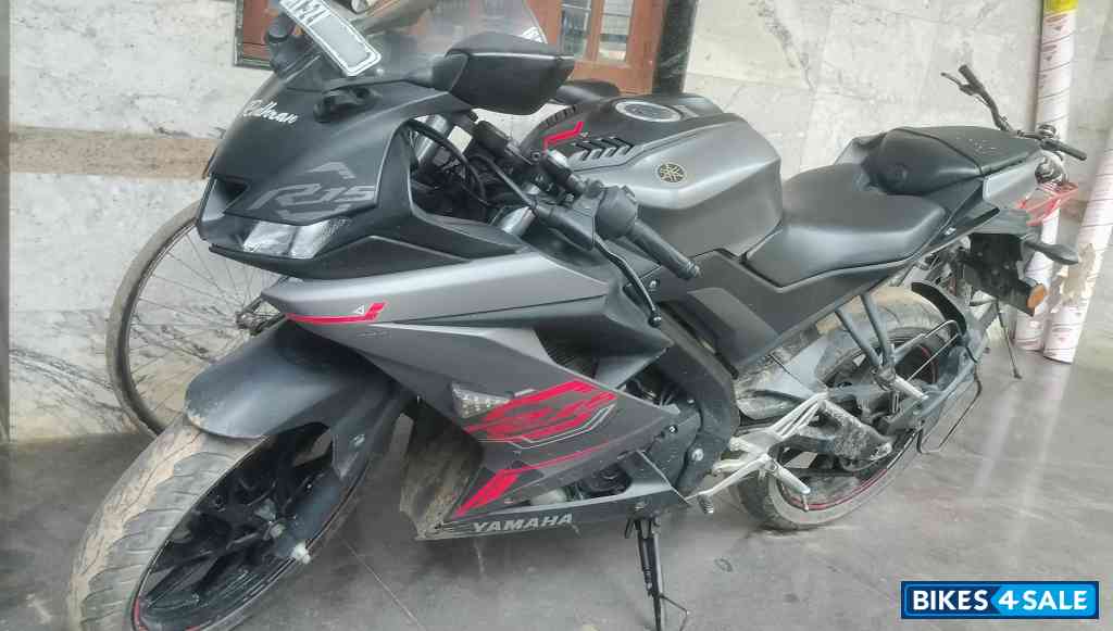 Grey Yamaha YZF R15 V3