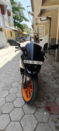 Black KTM RC 200