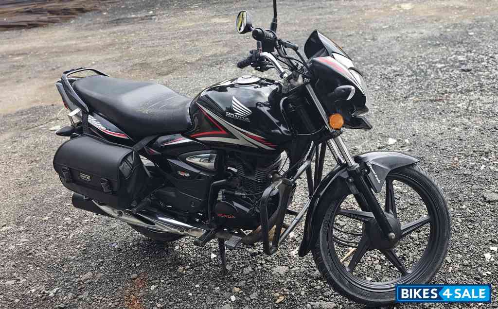 Black Honda Shine 125