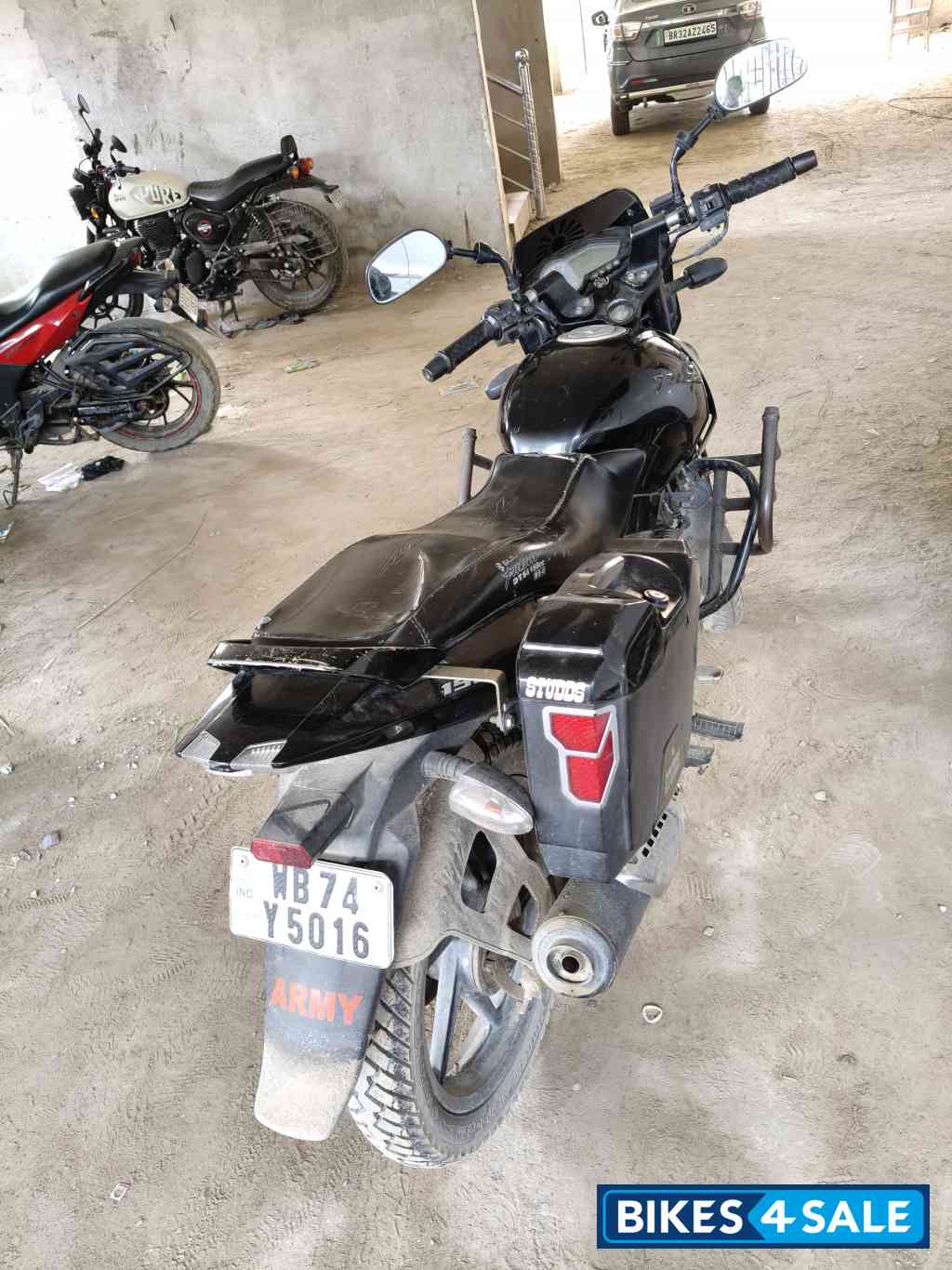 Black Bajaj Pulsar 150 DTSi