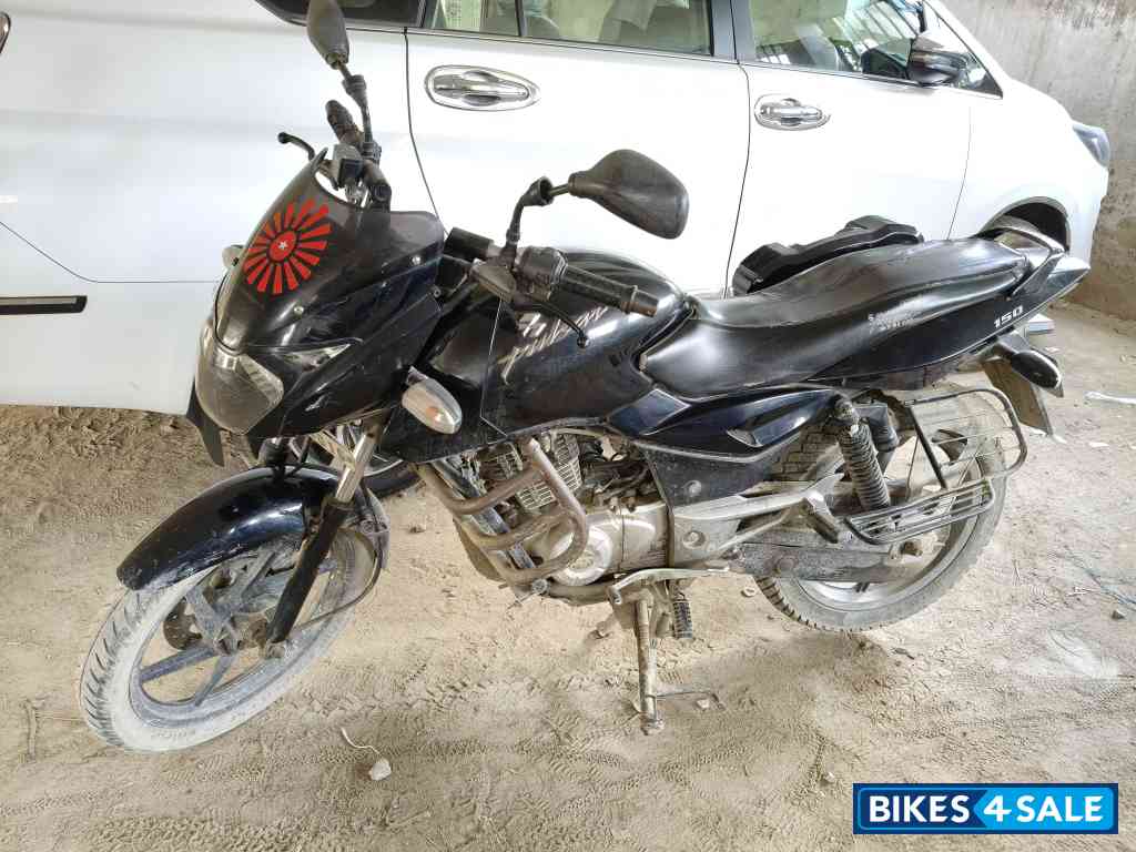 Black Bajaj Pulsar 150 DTSi