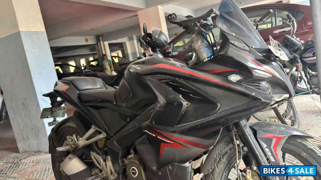 Bajaj Pulsar RS 200