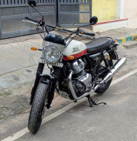 White Royal Enfield Interceptor 650 Twin