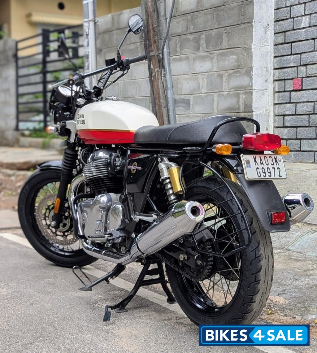 White Royal Enfield Interceptor 650 Twin