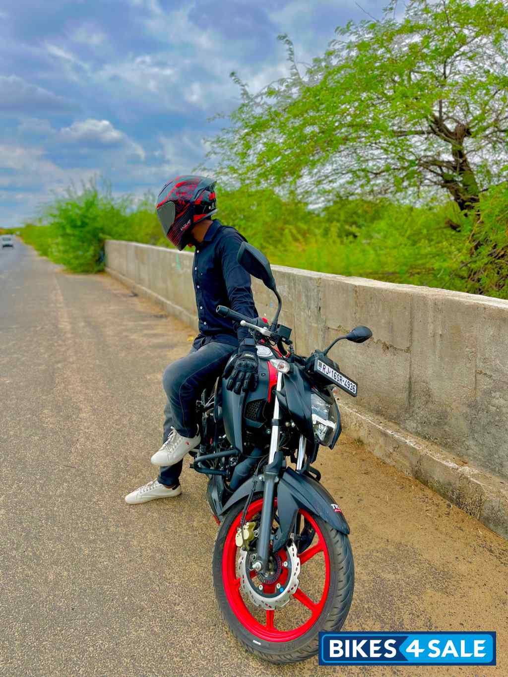 TVS Apache RTR 160 4V Special Edition