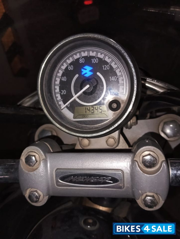 Golden Bajaj Avenger Cruise 220